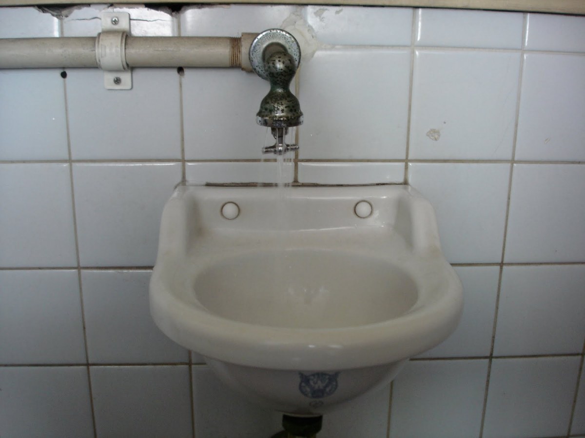 옛날 큐슈치과대학의 화장실&nbsp;수도꼭지